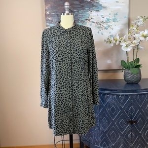 Trendy H&M DIVIDED green leopard shirt dress with tie detail around waist 12